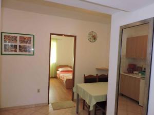 Zdjęcie z galerii obiektu Apartment Pomer 2 w mieście Pomer