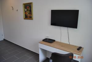 TV a/nebo společenská místnost v ubytování Zimmervermietung Eberswalde