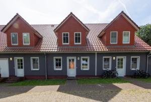 Το κτήριο όπου στεγάζεται  η παραθεριστική κατοικία