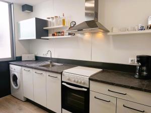 Kuchyňa alebo kuchynka v ubytovaní Villa Service - Igualada