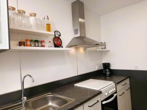 Kuchyňa alebo kuchynka v ubytovaní Villa Service - Igualada