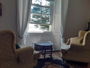 Istumisnurk majutusasutuses Reenglas House