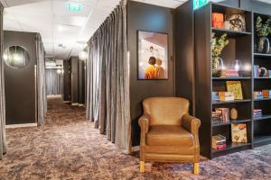 Knihovna v hotelu