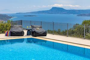 Πισίνα στο ή κοντά στο SeaSilia Luxury Villa