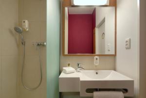 Koupelna v ubytování B&B Hotel Prague City