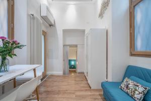 A seating area at RELSTAY - Brera District