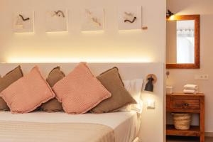 Postel nebo postele na pokoji v ubytování Ōrigins Hotel Boutique - Adults Only