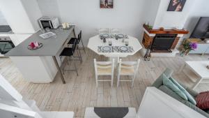 Kuchyň nebo kuchyňský kout v ubytování Cozy terrace with pool in Fuengirola by Costarentals - Ref 206