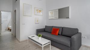 Posezení v ubytování Cozy terrace with pool in Fuengirola by Costarentals - Ref 206