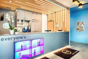 Kuchyň nebo kuchyňský kout v ubytování B&B Hotel Wien-Meidling