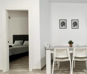 Posteľ alebo postele v izbe v ubytovaní Los Tilos Suites-Vialia