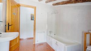Kúpeľňa v ubytovaní Cortijo El Álamo 1 Vélez Blanco by Ruralidays