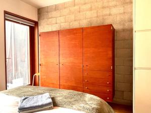 Ein Bett oder Betten in einem Zimmer der Unterkunft Industriële WOW! Private studio 35m2