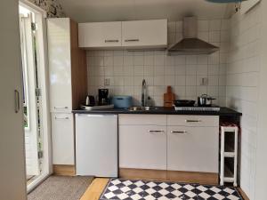 Kuchyňa alebo kuchynka v ubytovaní Little Get-A-Way Hellevoetsluis