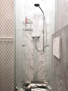 Ein Badezimmer in der Unterkunft Industriële WOW! Private studio 35m2