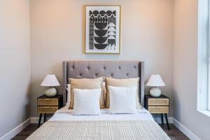 Giường trong phòng chung tại Luxury 3BDR & 2BTH for 6 pax