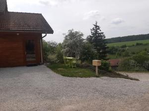 Loodusmaastik of the country house lähedal