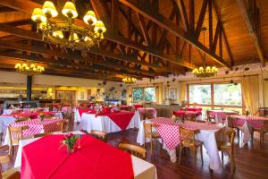 Restaurace v ubytování Hotel y Cabañas Punta Larga - Caja Los Andes