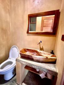 Et badeværelse på Casa Maloya alberca y vista al mar + 16 billeder