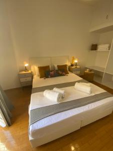 2 BD Apt in Koukaki 8’ away from Acropolis客房内的一张或多张床位