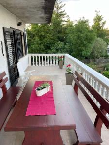 Balkon lub taras w obiekcie Apartman Kačić