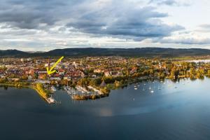 Fotografie z fotogalerie ubytování See- und Altstadthäusle - alles direkt vor der Haustür - Bodenseeufer Natur Altstadt Bahnhof Bora-Sauna - klein und super zentral zum See ÖPNV Stadt Natur etc - Appartement Historica v destinaci Radolfzell am Bodensee