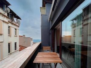 Balkón nebo terasa v ubytování Homie Suites - Modern Apartments Nearby Istıklal Street & Galata Tower