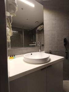 A bathroom at Star of İstanbul Residence