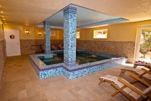 Bazén v ubytování Hotel Citara nebo v jeho okolí