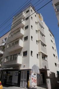 Το κτήριο όπου στεγάζεται  το διαμέρισμα