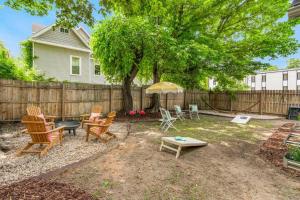 صورة لـ Bright + New - Fire Pit - Hammock - 3 bd في رالي +35 صورة