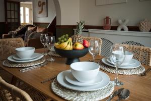 Mynd úr myndasafni af 4-bed Cotswold getaway with hot tub & gaming room í Churchdown