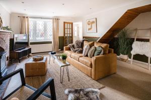 Mynd úr myndasafni af 4-bed Cotswold getaway with hot tub & gaming room í Churchdown