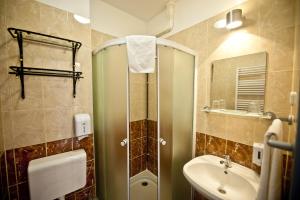Kúpeľňa v ubytovaní Canada Hotel Budapest