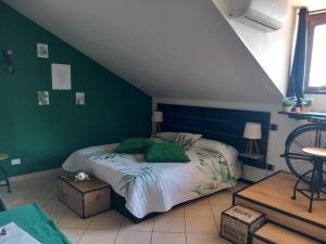 A bed or beds in a room at CASETTA DEI RICCI