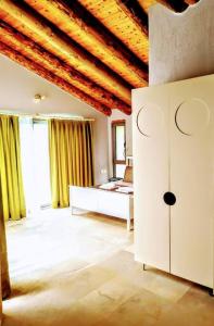 En eller flere senge i et værelse på Villa Urla, Kalkan,Üzümlü