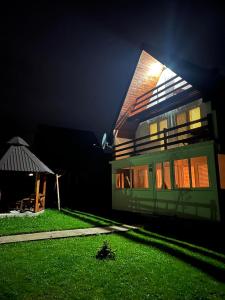גינה חיצונית ב-Guest House SARA