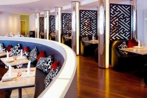 Un restaurante o sitio para comer en Gems in Ratoath