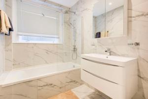 Ένα μπάνιο στο Beautuful 2 bed apartment in central London +25 φωτογραφίες