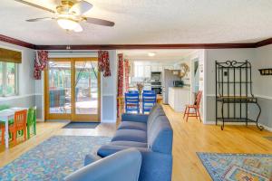 O zonă de relaxare la Vancouver Vacation Rental about 16 Mi to Portland!
