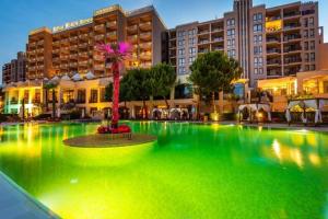 Bazén v ubytování Studio in 5 star hotel resort Barcelo Royal Beach nebo v jeho okolí + 9 fotografií