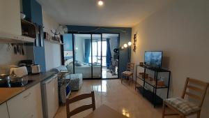 Kuchyň nebo kuchyňský kout v ubytování Los Abrigos 2 apartments Guest House Ocean relax, wifi, playas