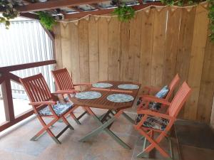 Fotografie z fotogalerie ubytování DOG FRIENDLY little bungalow with patio & private driveway v destinaci Kessingland