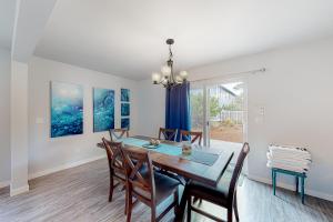 Gallery image of Pelican and the Raven in Rockaway Beach