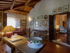 Kép Villa near Montecchio Vespoli with Pool szállásáról Castiglion Fiorentinóban a galériában