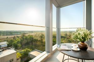 Балкон или терраса в Thuấn Huê Boutique Hotel - Near Vinpearl Nam Hội An