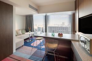 Posezení v ubytování HOTEL GROOVE SHINJUKU, A PARKROYAL Hotel