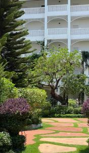 Κήπος έξω από το Koranaree Courtyard Boutique Hotel