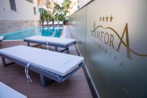 Bazén v ubytování Amfora Hotel & Spa nebo v jeho okolí