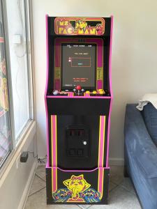Gallery image of Paradise Place Play MsPacMan, PingPong, or go 4miles to Beaches, House has a Car Port, Grill, 3 TV's, board games, queen size sofa sleeper and fold out mattress to sleep up to 10, Pet Friendly in Largo